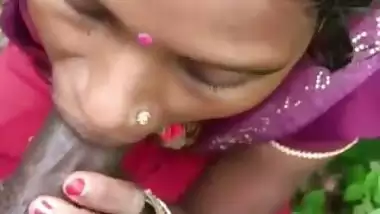 Village lady experiencing desi outdoor sex in the jungle