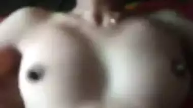 Missionary XXX pose is Desi whore's favorite one for fucking MMS