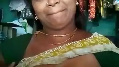 Tamil Bhabhi Shows her Boobs