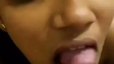 Indian slut proves oral ss giving a blowjob to client close-up