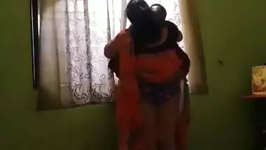 Cheating aunty enjoys Tamil sex with her tenant
