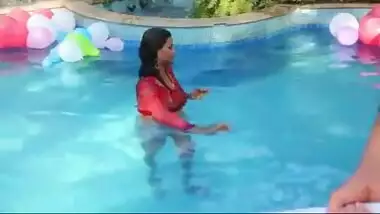 Swimming pool mai sex masti ki masala blue film