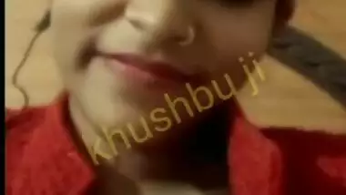 Super Hot Desi Bhabhi Showing Boobs and Pussy On video call New Mms