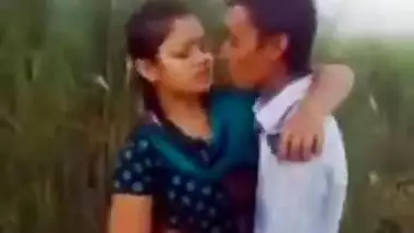 Indian desi college student kissing outdoor mms