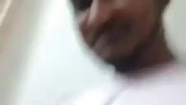 A 21-year-old college girl gives a desi blowjob to her lover