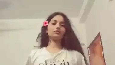 Cute girlfriend exposing nude big boobs viral selfie