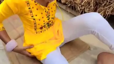 Desi Local Village Girl Tight Pussy Outdoor Fucking xxx Video Indian G.f