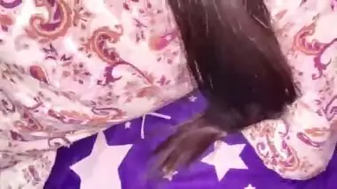 Pakistani Punjabi Bhabhi fucked hard by an Indian guy with her legs lifted