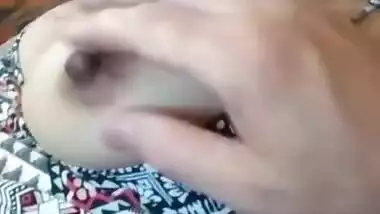 desi nri aunty boob play in kitchen