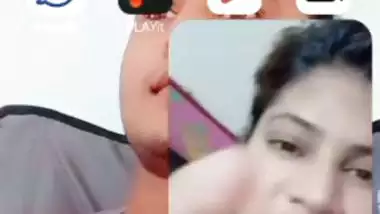 Video call nude show of sexy Indian girlfriend MMS