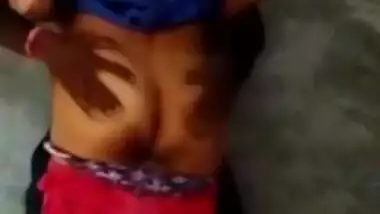 Desi girl is fucked by XXX lover in dirty room and has MMS clip