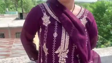 Bhojpuri desi Bhabhi gave me full pleasure of her pussy and body Hindi Audio