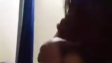 Don’t miss Desi girl riding like a porn star er expressions Part 1