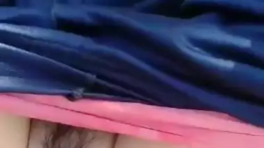 Guy bangs a hijabi girl outdoors in Pakistani porn