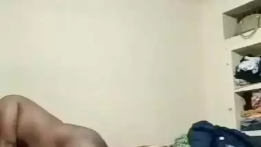 Husband and wife fucking at home in viral hardcore MMS