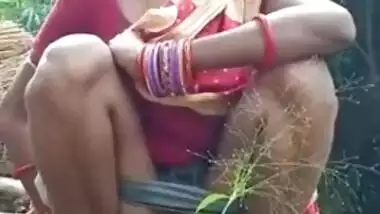 Desi village bhabi sexy pee