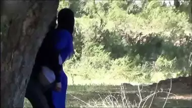 Paki slut wife fucked by her boss outdoor in the forest, Desi mms
