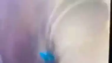 Outdoor xxx MMS of a girl sucking a dick in a car