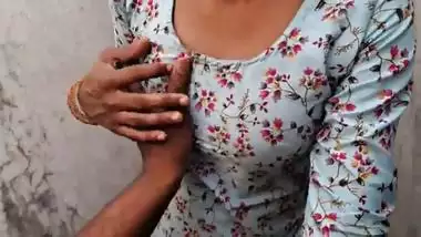 Hot Indian Next door bhabhi Sucking dick beautifully and enjoy cum in mouth