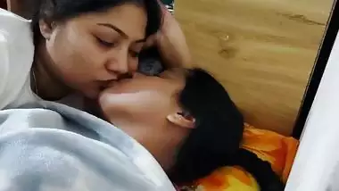 Horny lesbian chubby sisters playing with each other body