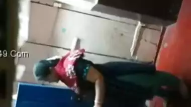 Perv sets era in Indian neighbor's house and she doesn't even suspect