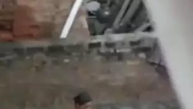 Desi aunty nude captured on while bath on outdoor, for your pleasure