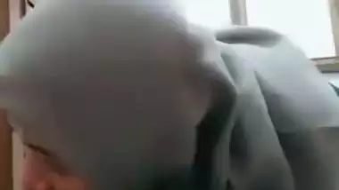 Hijabi girl sucks her stepbrother’s dick in Bangladeshi porn