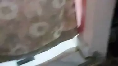 Mature bhabhi bathing naked caught by devar