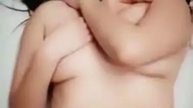 Man fucks his sexy fiance’s puffy cunt in Pakistani porn