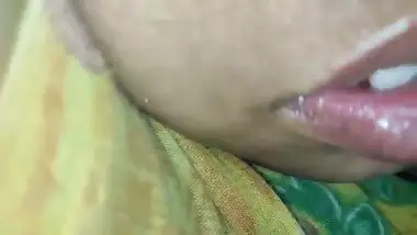 Desi indian village babhi ko dever ne nange boobs dekh liye baad me dever ne choda