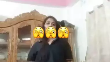 Bengali girl striptease dancing and nude pussy rubbing